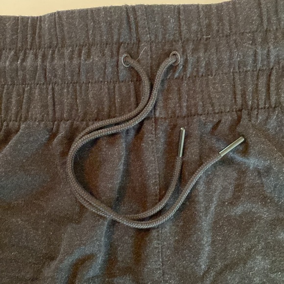 Adidas Women’s Athletic‎ Shorts Size Large - Picture 5 of 8